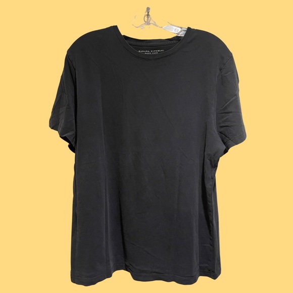 Banana Republic Basic Crew Black Shirt.